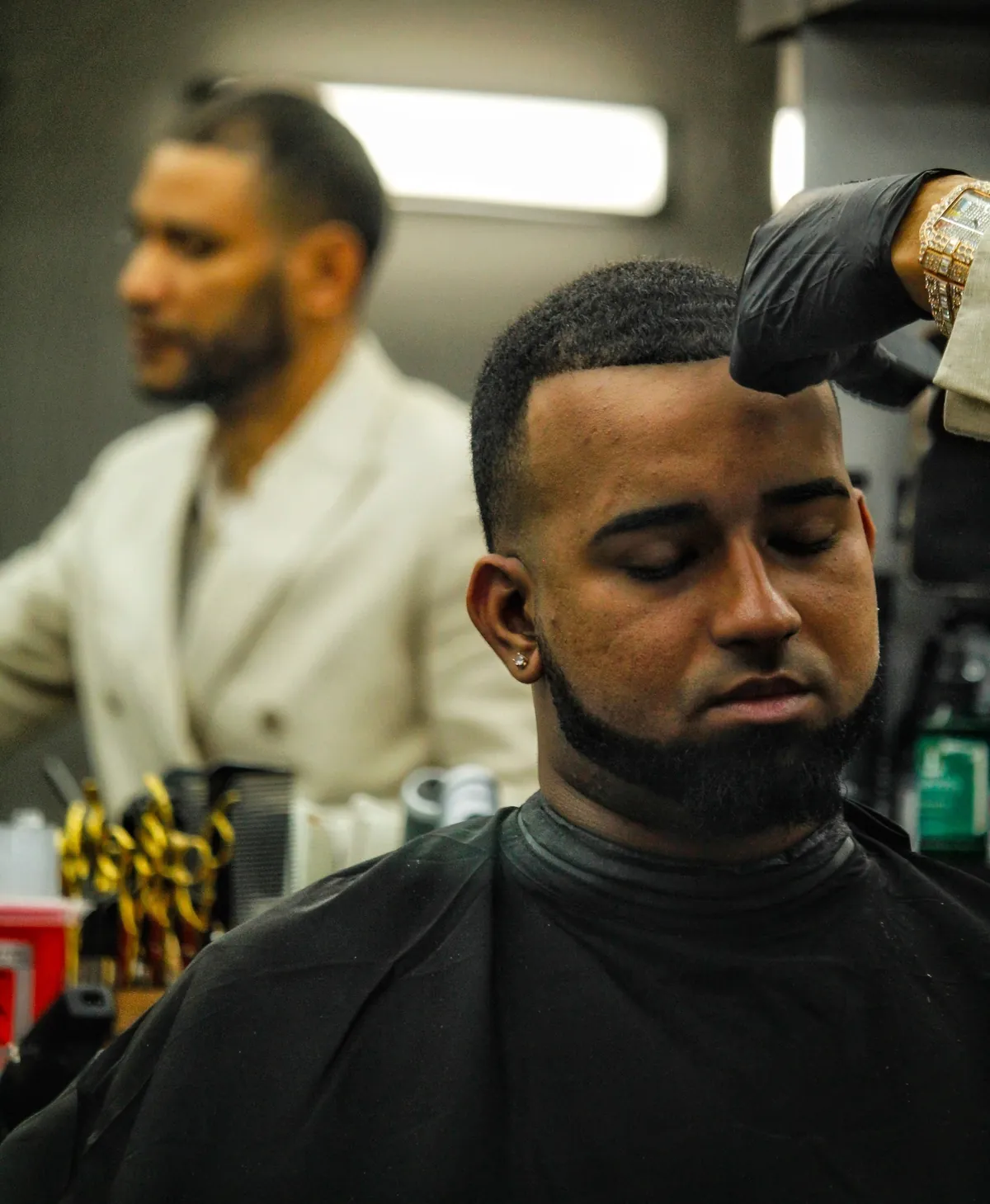 Finding Barber Jobs vs. Booking a Suite Rental: What's Best for You
